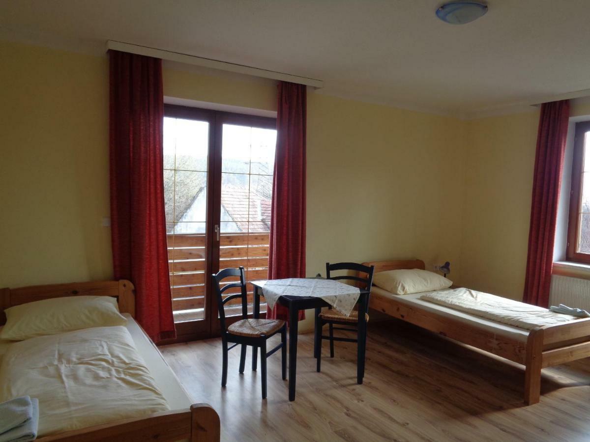 Apartments Himmelreich Ternitz Екстер'єр фото